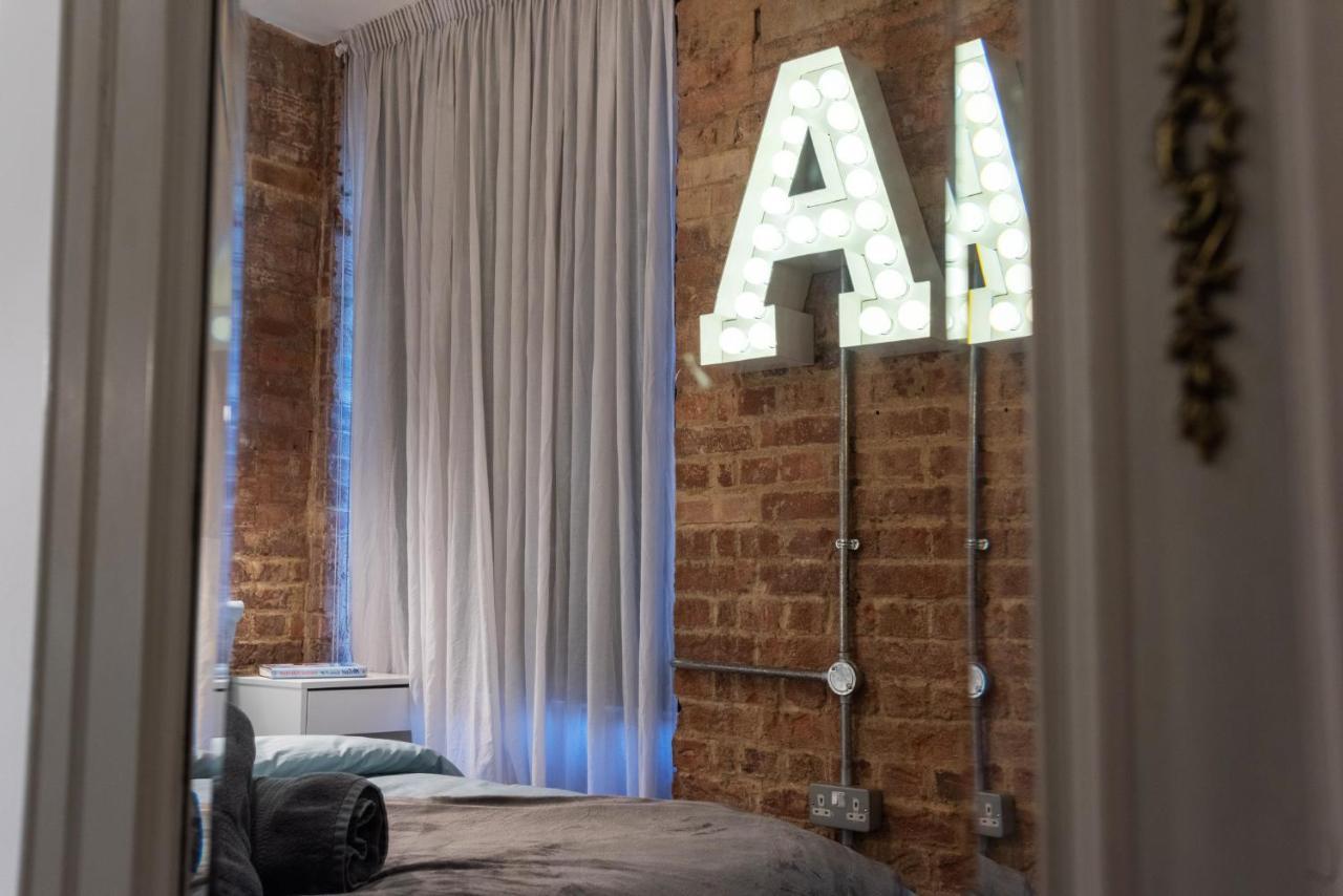 Amazingly Luxurious Loft Apartment, Soho - 3 Bedrooms, 2 Bath & Office Лондон Экстерьер фото