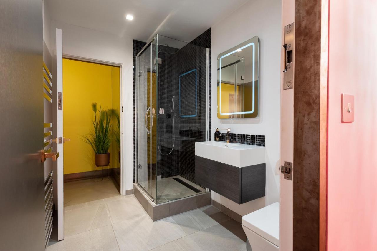 Amazingly Luxurious Loft Apartment, Soho - 3 Bedrooms, 2 Bath & Office Лондон Экстерьер фото