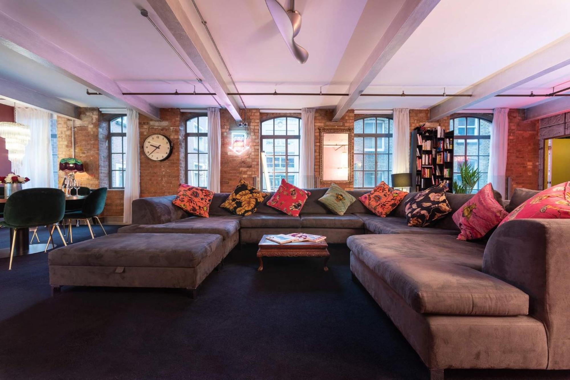 Amazingly Luxurious Loft Apartment, Soho - 3 Bedrooms, 2 Bath & Office Лондон Экстерьер фото