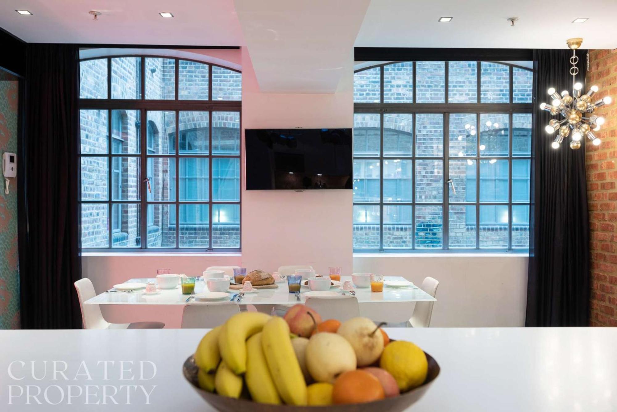 Amazingly Luxurious Loft Apartment, Soho - 3 Bedrooms, 2 Bath & Office Лондон Экстерьер фото