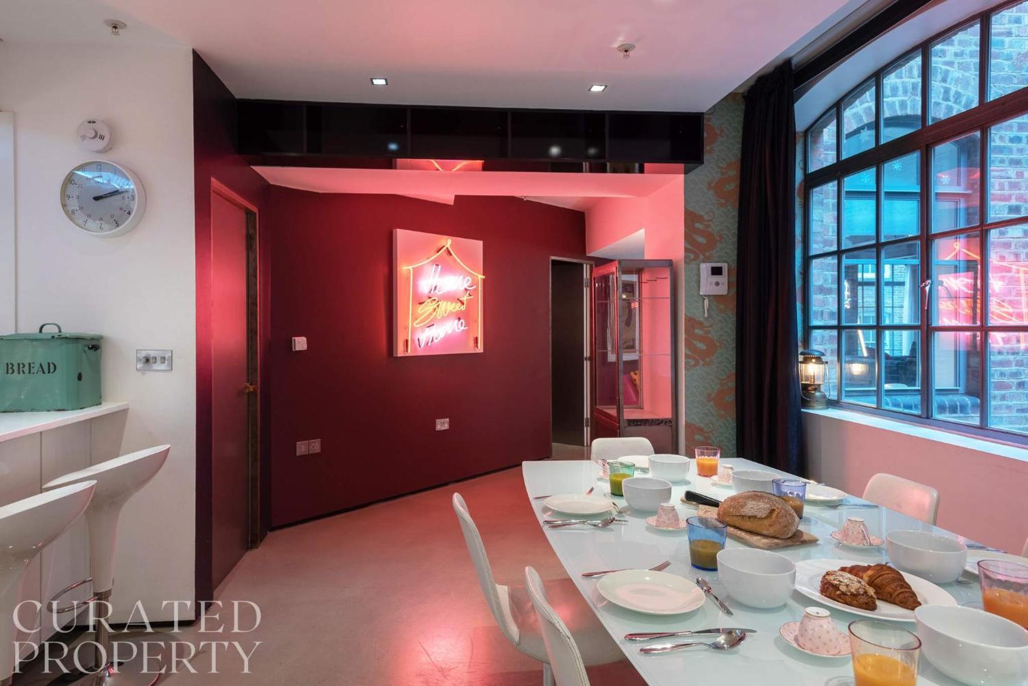 Amazingly Luxurious Loft Apartment, Soho - 3 Bedrooms, 2 Bath & Office Лондон Экстерьер фото
