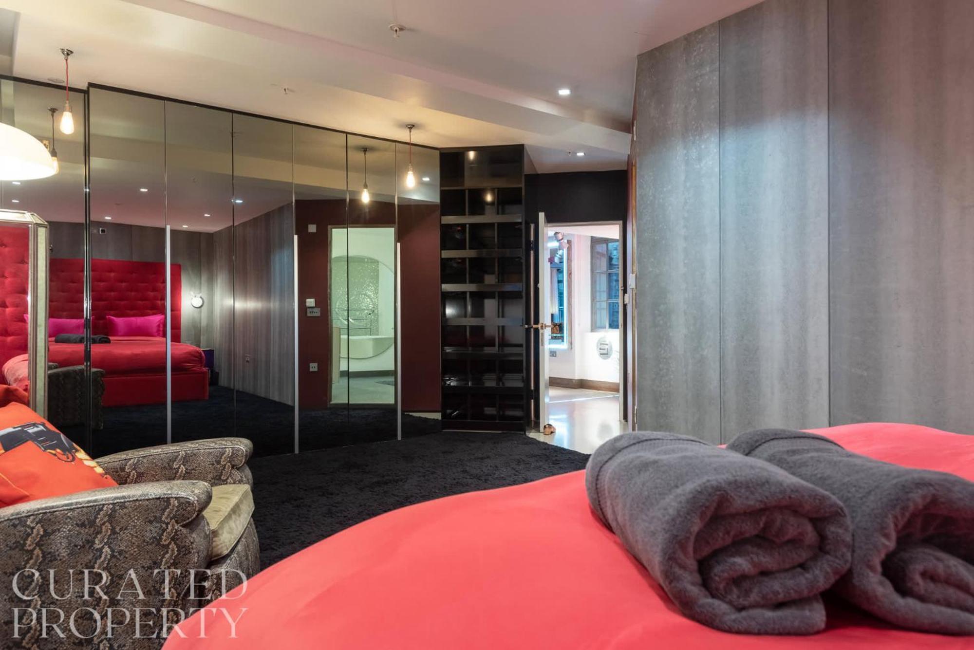 Amazingly Luxurious Loft Apartment, Soho - 3 Bedrooms, 2 Bath & Office Лондон Экстерьер фото