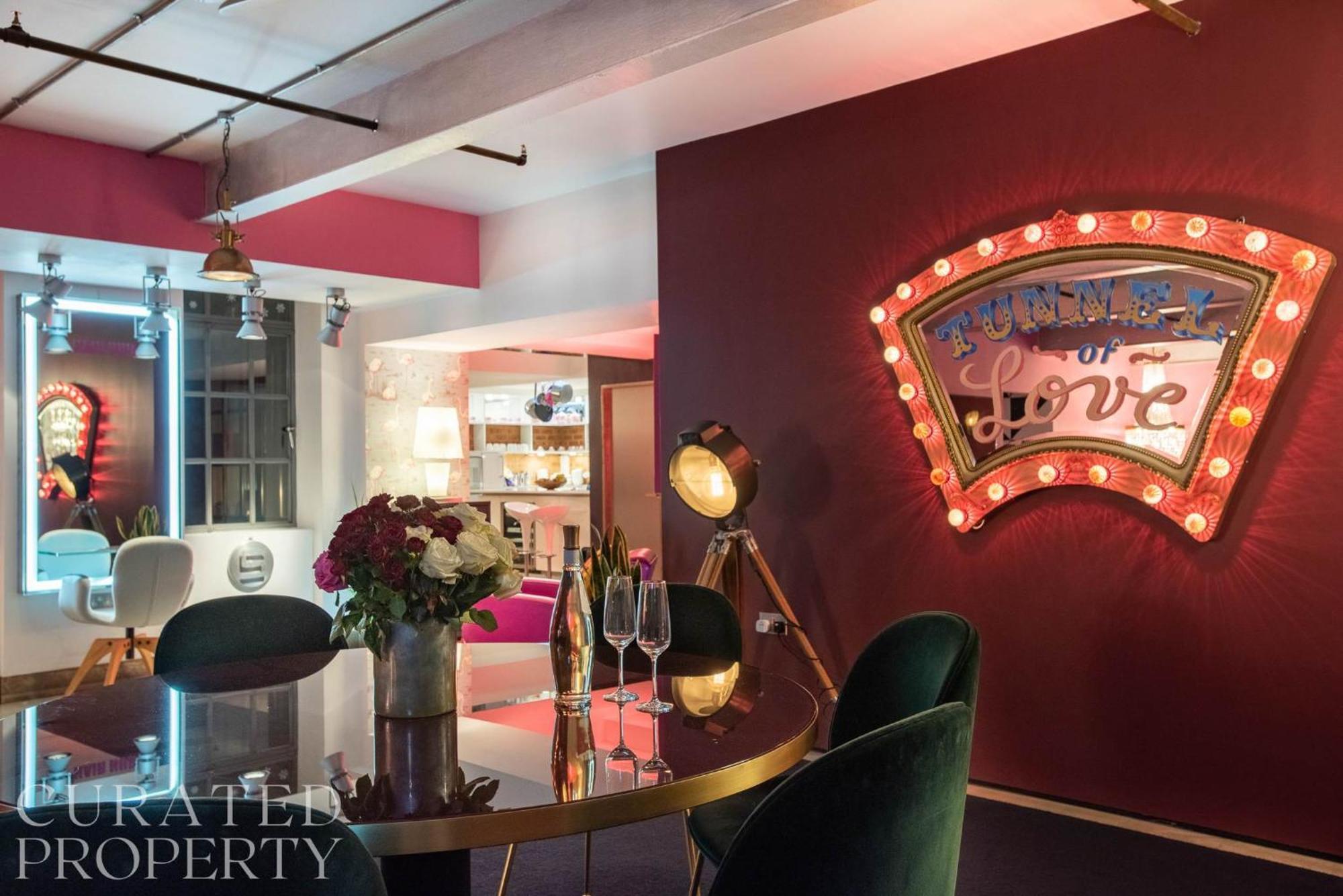 Amazingly Luxurious Loft Apartment, Soho - 3 Bedrooms, 2 Bath & Office Лондон Экстерьер фото