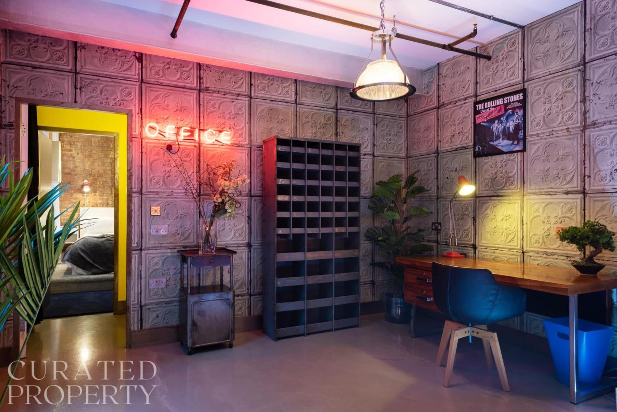 Amazingly Luxurious Loft Apartment, Soho - 3 Bedrooms, 2 Bath & Office Лондон Экстерьер фото