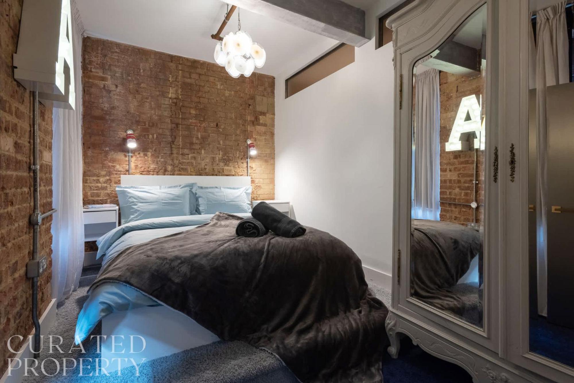 Amazingly Luxurious Loft Apartment, Soho - 3 Bedrooms, 2 Bath & Office Лондон Экстерьер фото